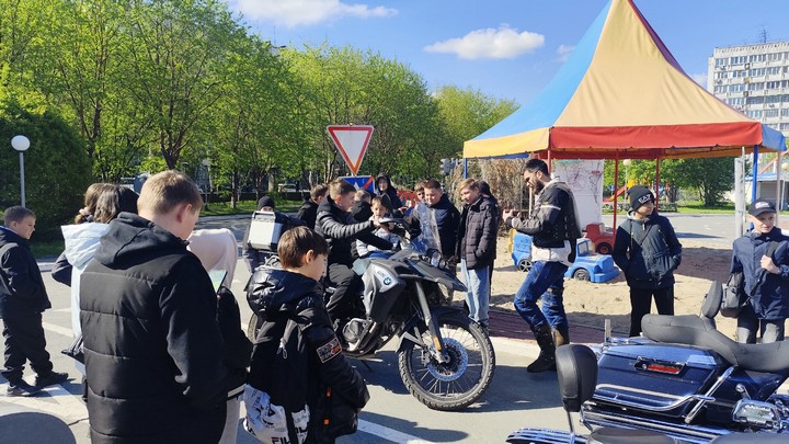 Безопасность на двух колёсах и не только: в Детском автогородке прошло совместное профилактическое мероприятие